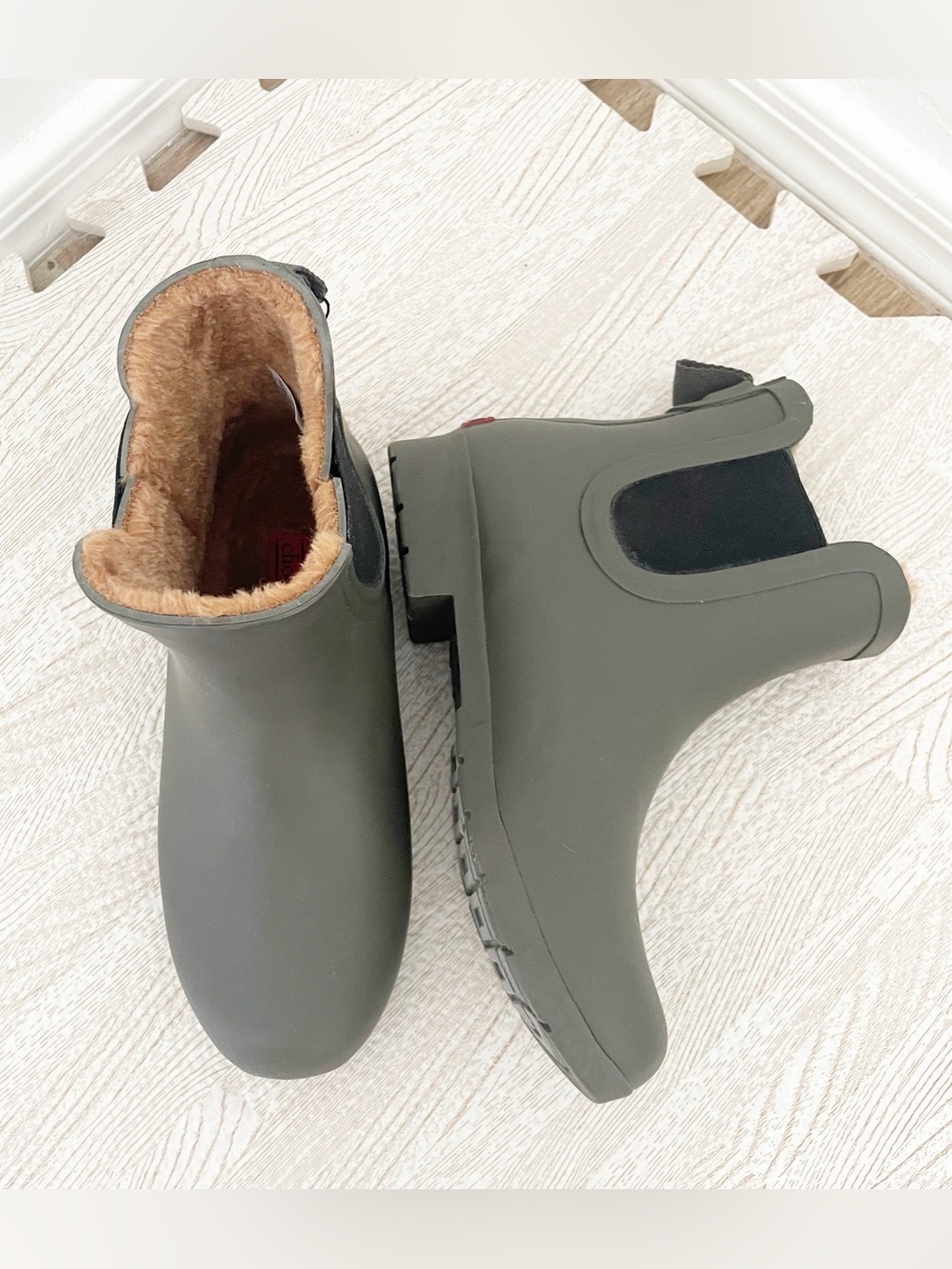 Chooka grey rainboots fur lined NWT size women’s 6